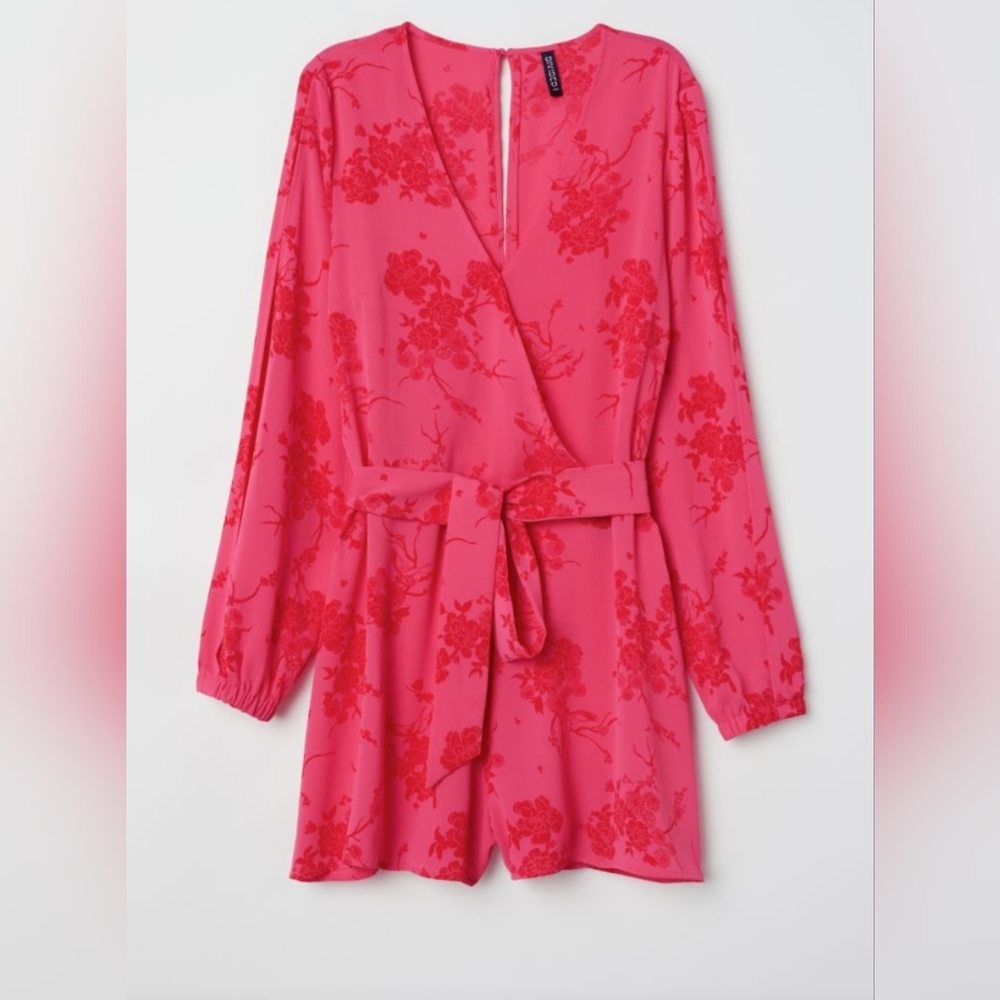 H&M Women's Romper Long Sleeve Size 6. Pink & Red Floral design.